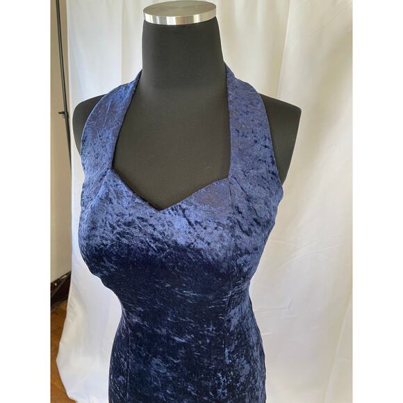 1980s Blue Velvet Halter Mini Dress – Crushed Stretchy Velvet Club Dress - Picture 15 of 16